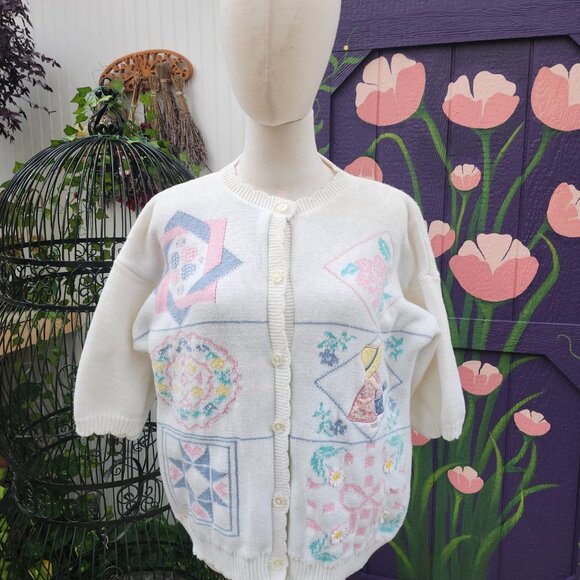 Vintage 1980's White Cotton Cardigan with Crochet Flowers, Quilt Bonnet Cottage - Picture 3 of 15